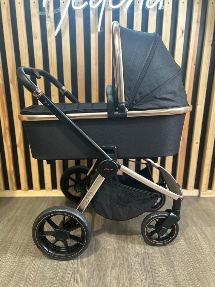PRE LOVED Zummi Solo Travel System - Black & Rose Gold