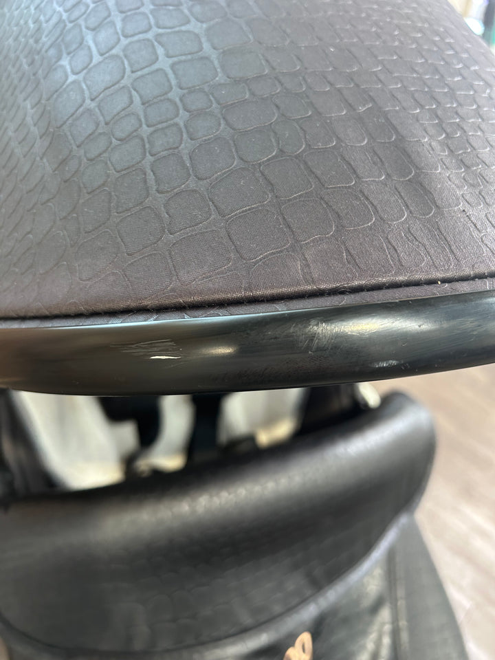 PRE LOVED egg2 Travel System - Jurassic Gold