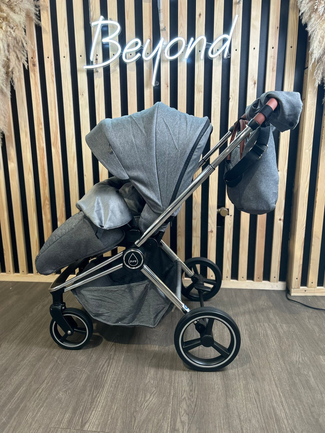 PRE LOVED Mee-Go Pure Pram & Pushchair - Grey