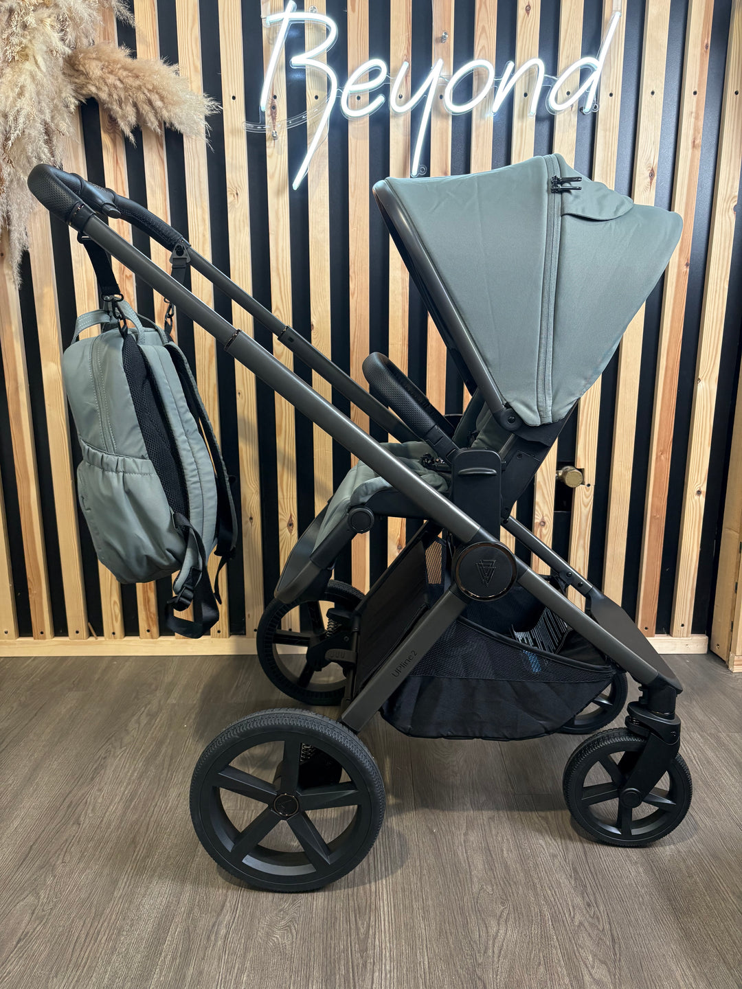 EX DISPLAY Venicci Upline2 3-in-1 Travel System - Aloe