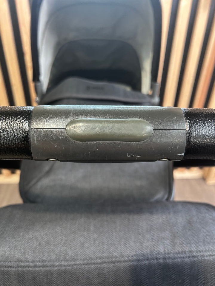 PRE LOVED Babystyle Oyster3 Travel System - Pepper