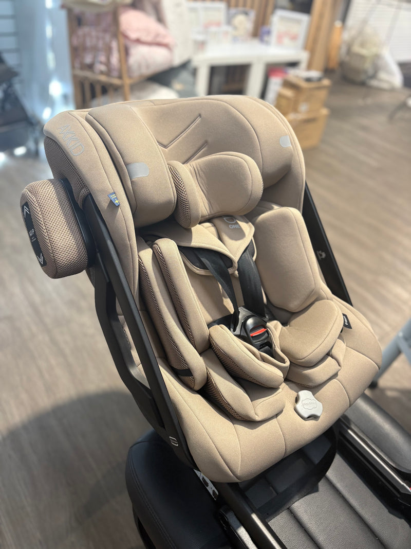 EX DISPLAY Axkid One 3+ - Driftwood Beige