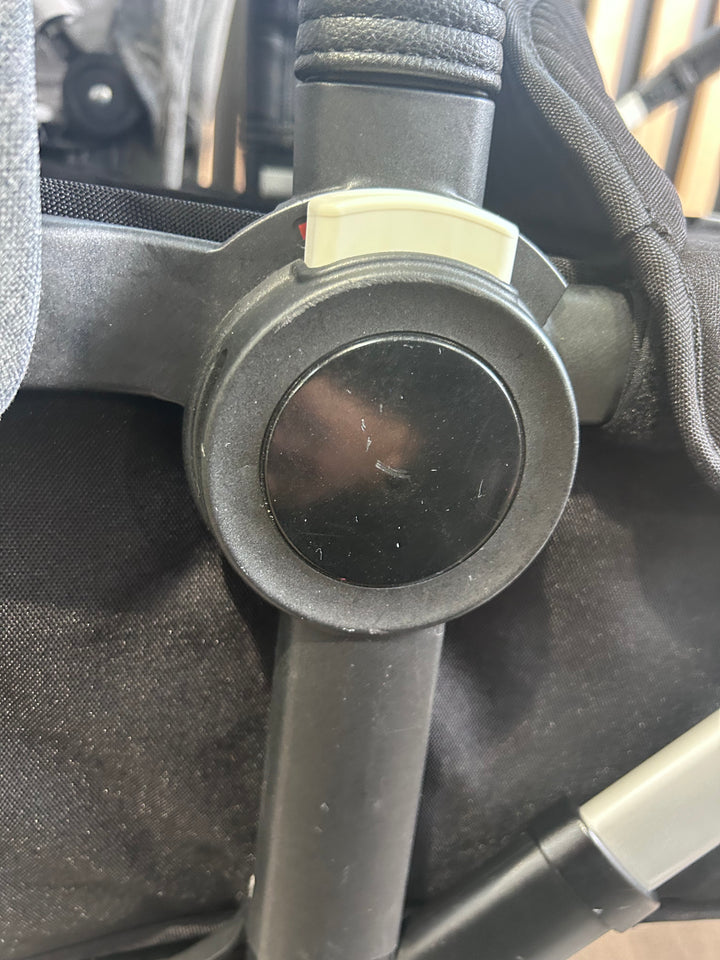 PRE LOVED Bugaboo Donkey2 Twin Bundle - Black/Grey Melange