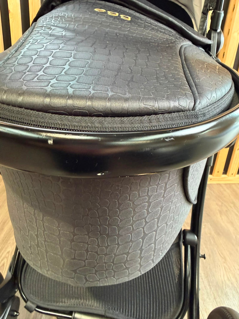 PRE LOVED egg2 Travel System - Jurassic Gold