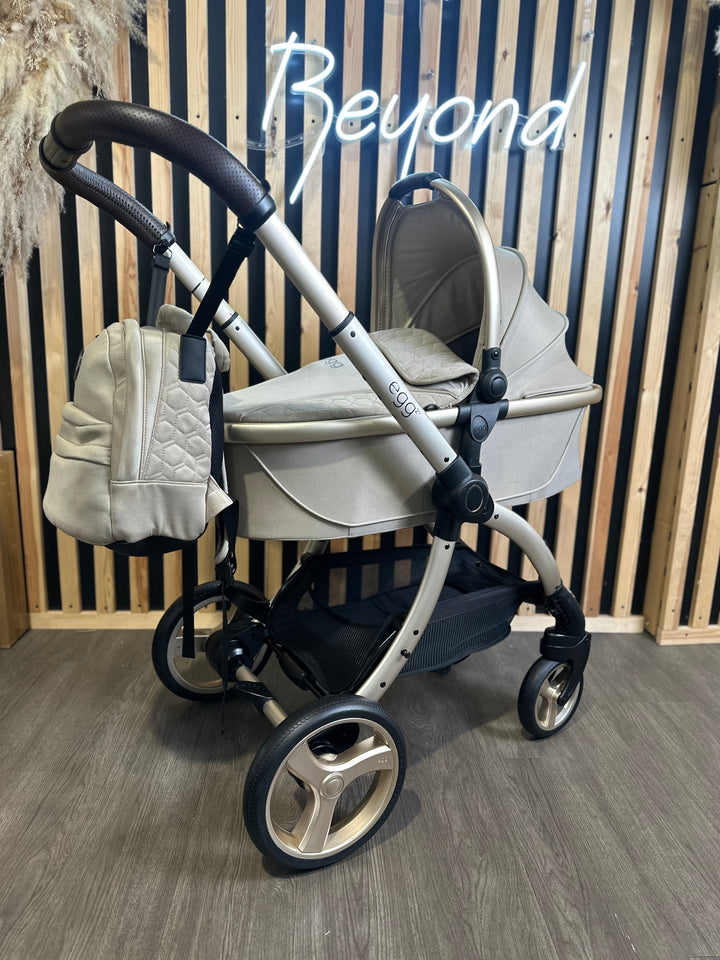 PRE LOVED egg2 Travel System - Feather