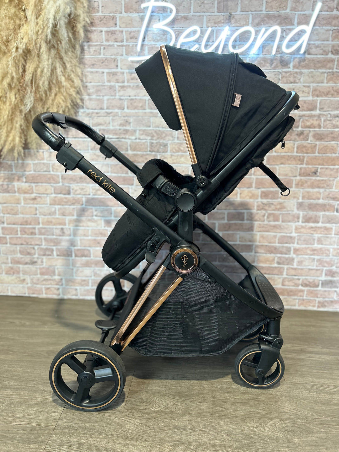 PRE LOVED Redkite Push Me Pace Travel System - Amber