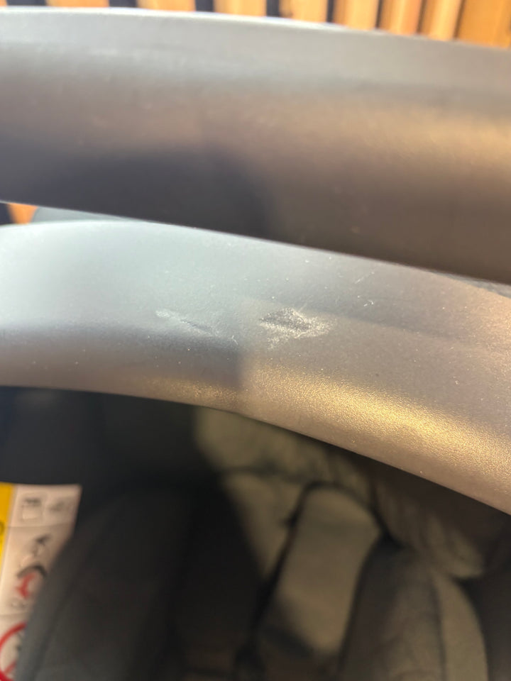 PRE LOVED egg2 Travel System - Just Black