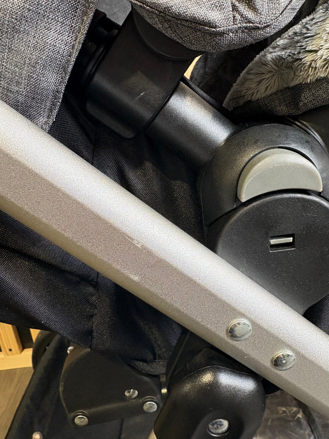 PRE LOVED Cuggl Parent and World-Facing Pushchair - Grey