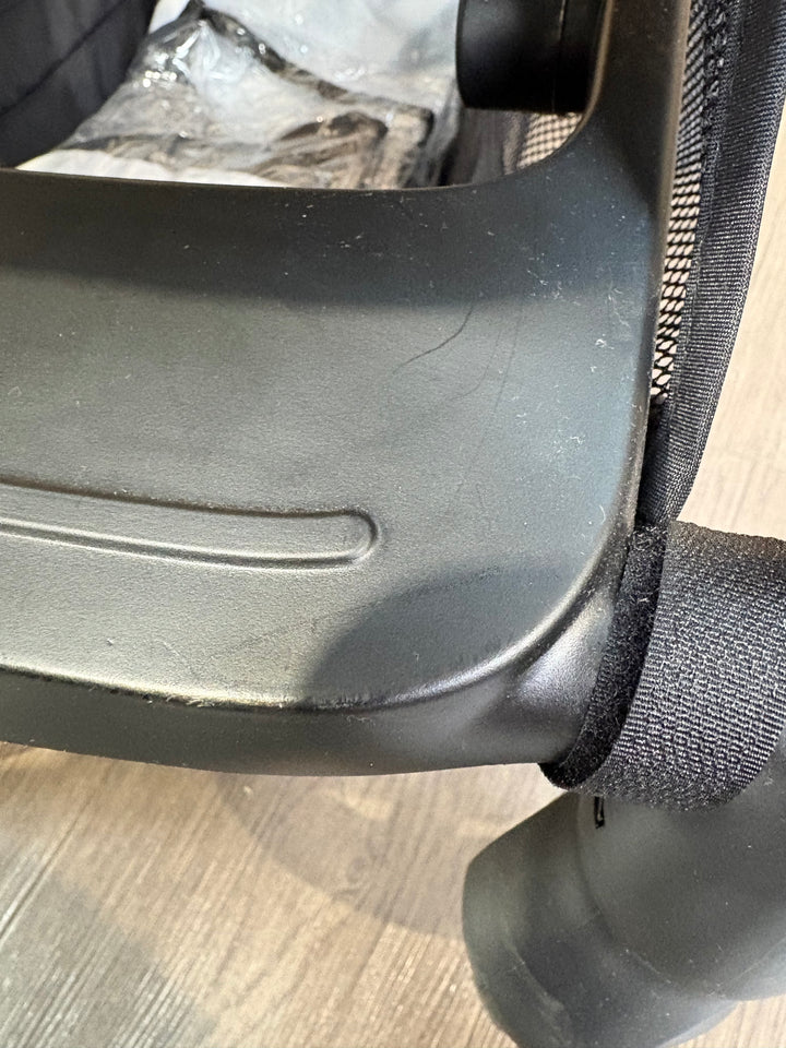 EX DISPLAY Cybex Beezy (2025 Model) - Almond Beige