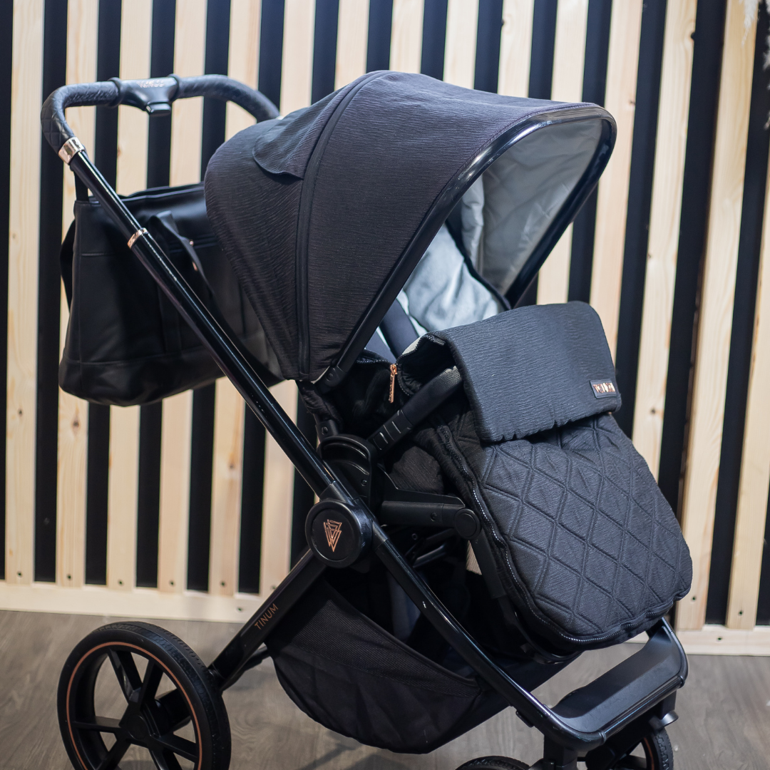 PRE LOVED Venicci Tinum 2.0 Special Edition Travel System - Stylish Black