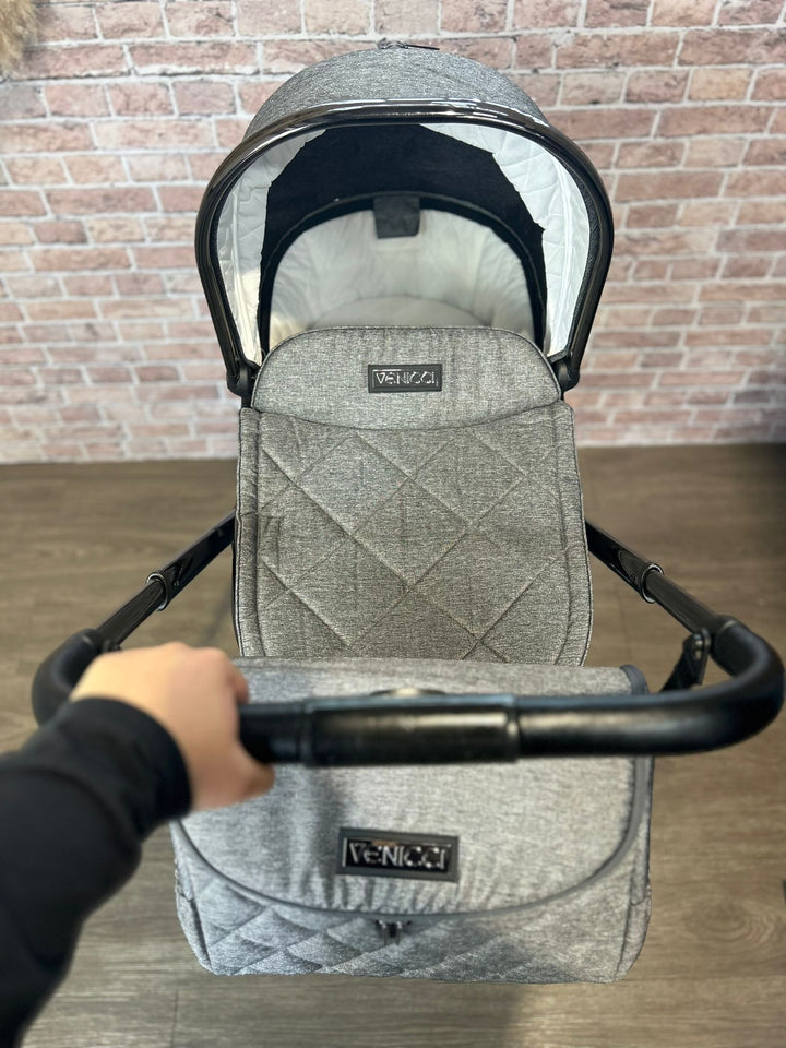 PRE LOVED Venicci Tinum 2 in 1 Travel System - Grey