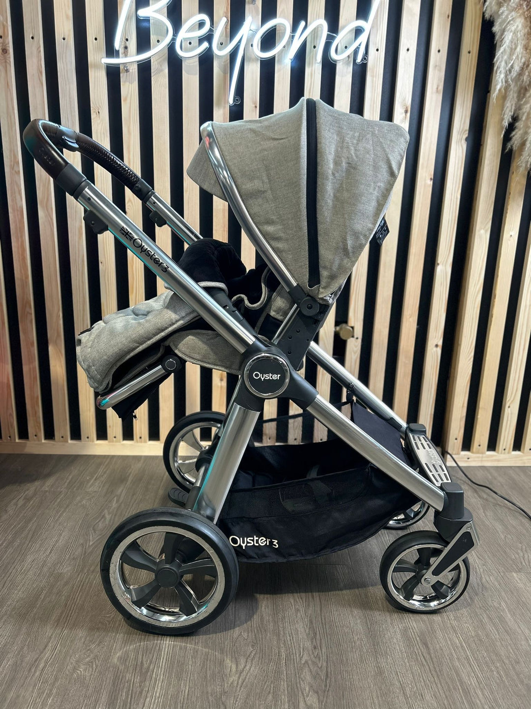 PRE LOVED Babystyle Oyster3 Travel System - Pebble