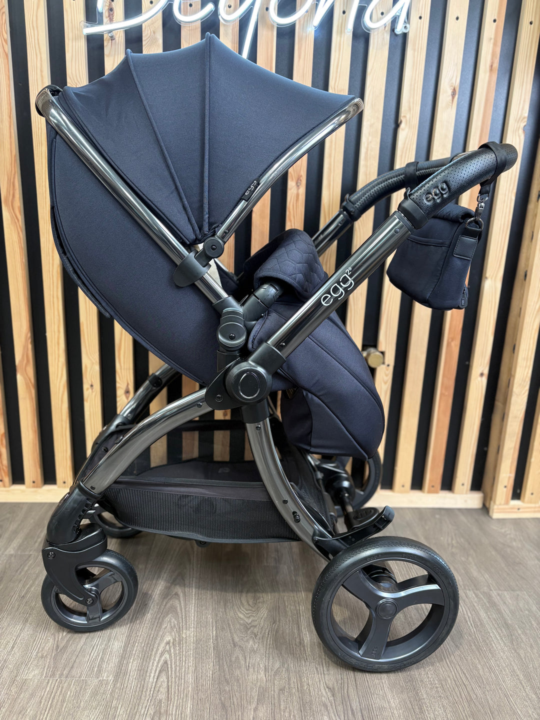 PRE LOVED egg2 Travel System - Cobalt