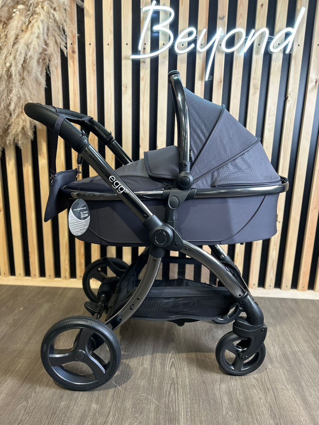 EX DISPLAY egg® 3 Stroller + Carrycot + Footmuff - Dark Grey