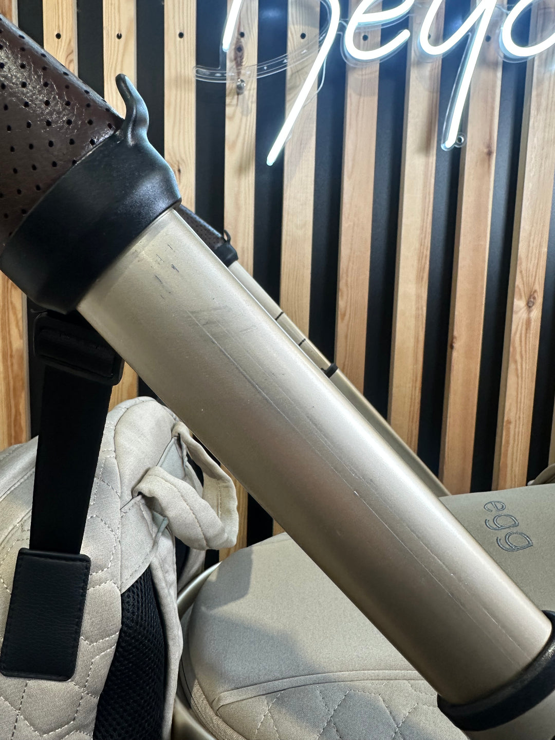 PRE LOVED egg2 Travel System - Feather