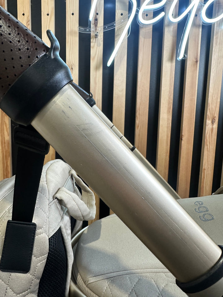 PRE LOVED egg2 Travel System - Feather