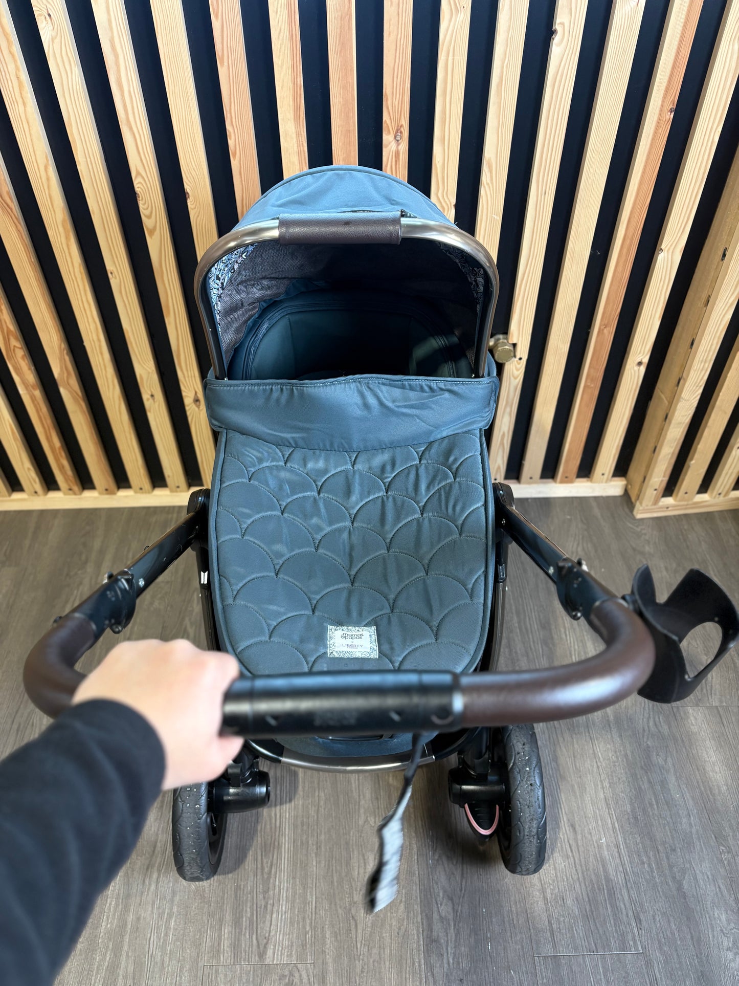 PRE LOVED Mamas & Papas Ocarro x Liberty London 2-in-1 Travel System - Teal
