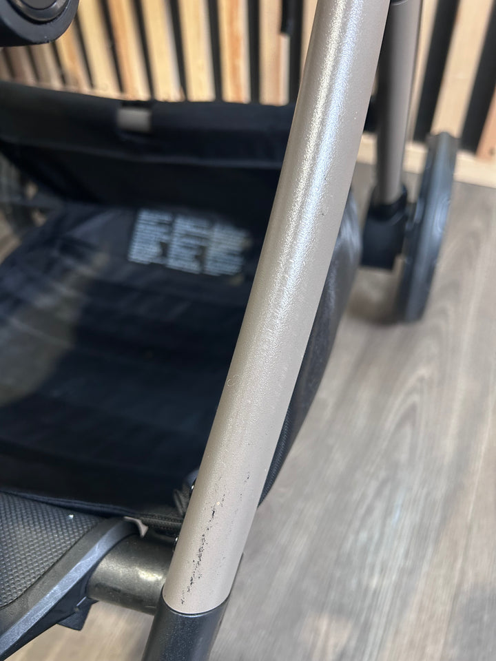 PRE LOVED Silver Cross Reef Pushchair, Dream Car Seat + Accessories - Earth