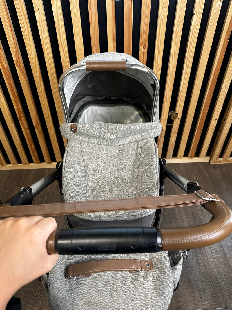 PRE LOVED Mamas & Papas Ocarro - Grey Tweed