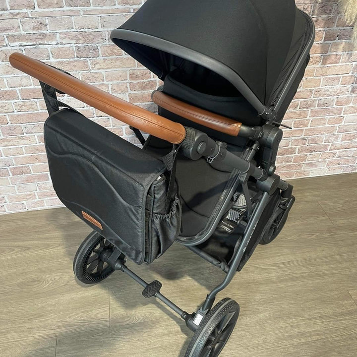 PRE LOVED Ickle Bubba Cosmo All-in-One I-Size Travel System - Black/Tan