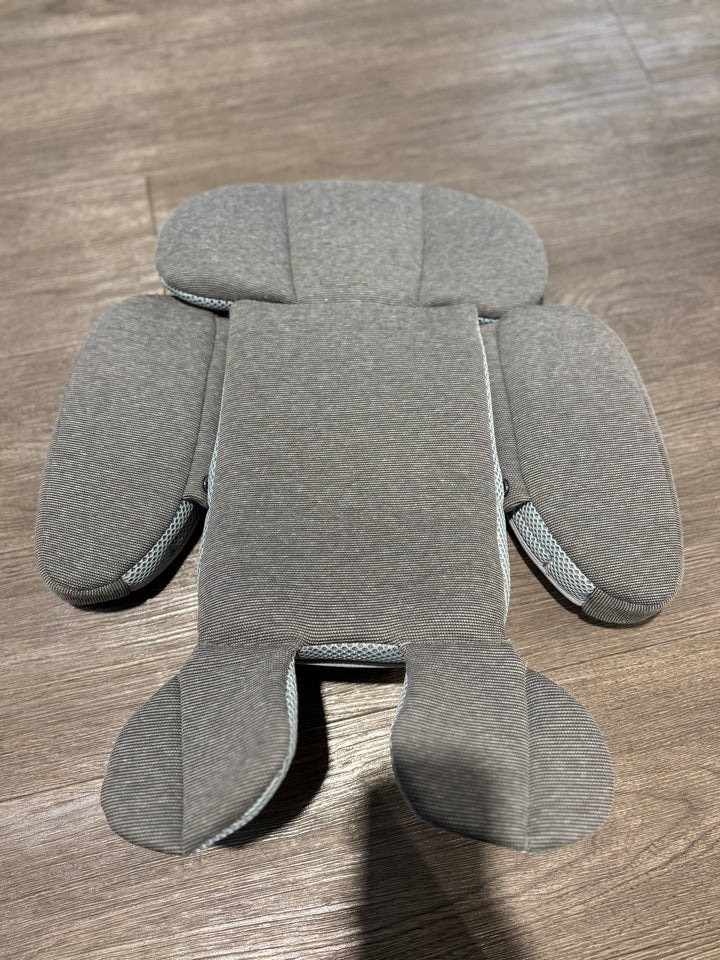 PRE LOVED Inglesina Copernico Newborn Insert