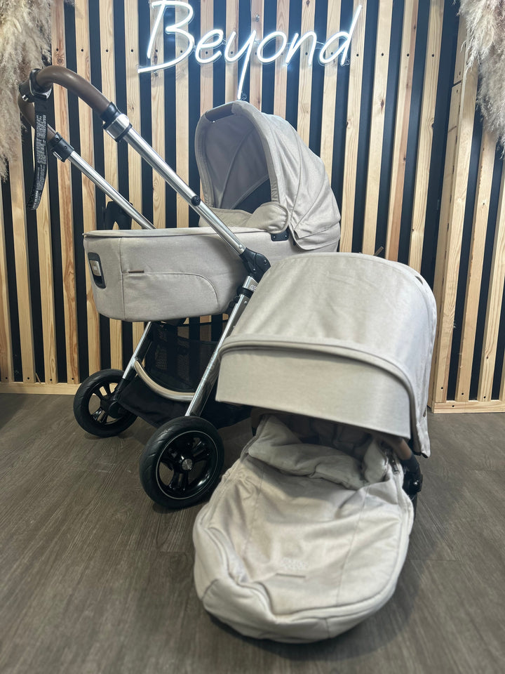 PRE LOVED Mamas & Papas Flip XT3 Travel System - Biscuit