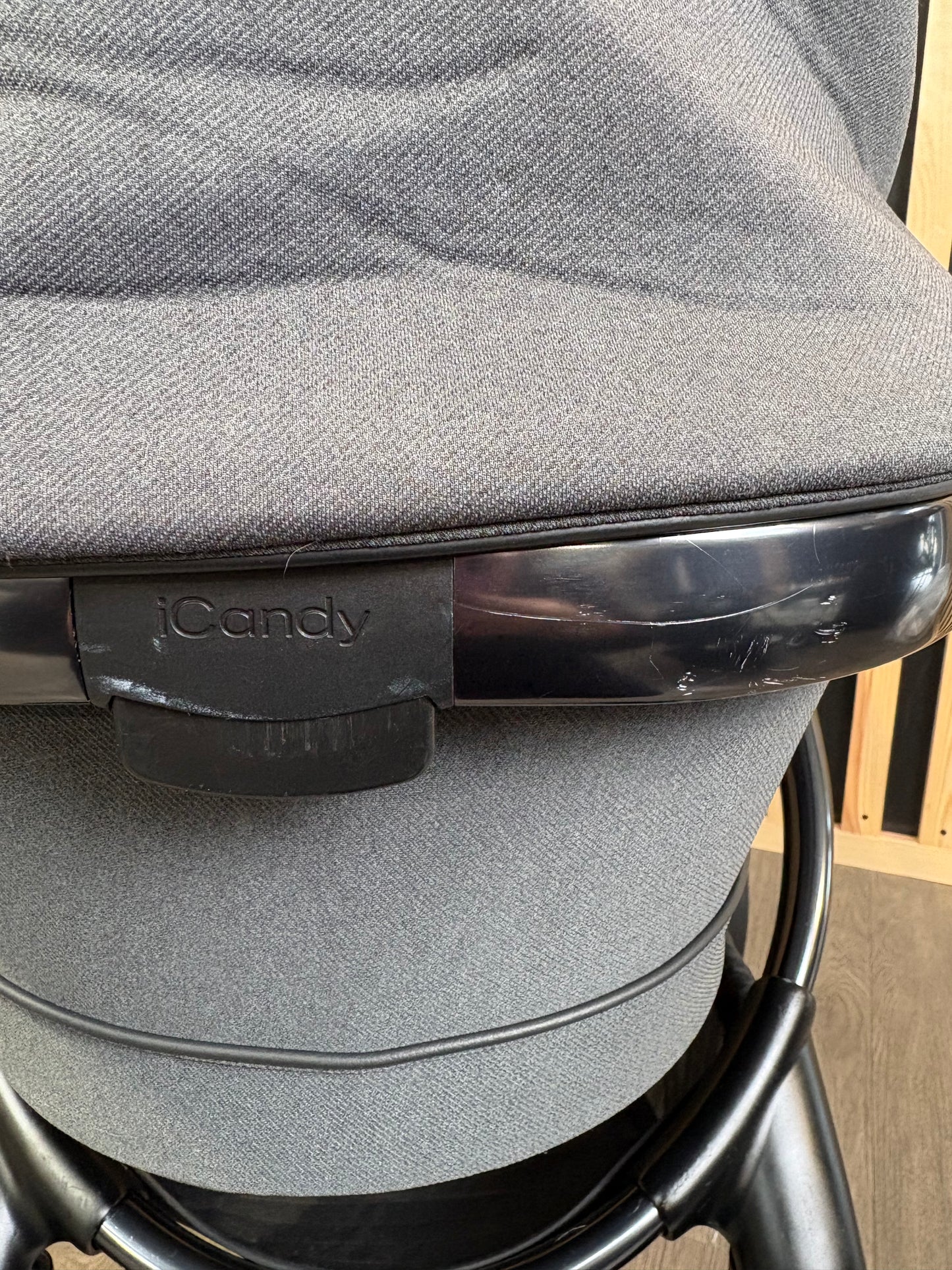 PRE LOVED iCandy Peach 7 Travel System - Dark Grey