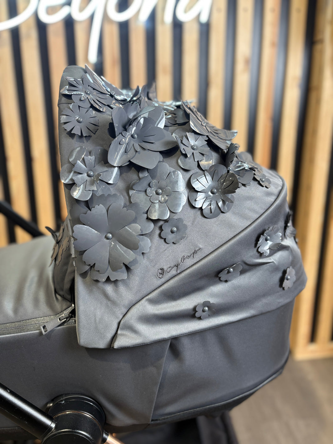 PRE LOVED Cybex Mios Travel System - Simply Flowers Grey