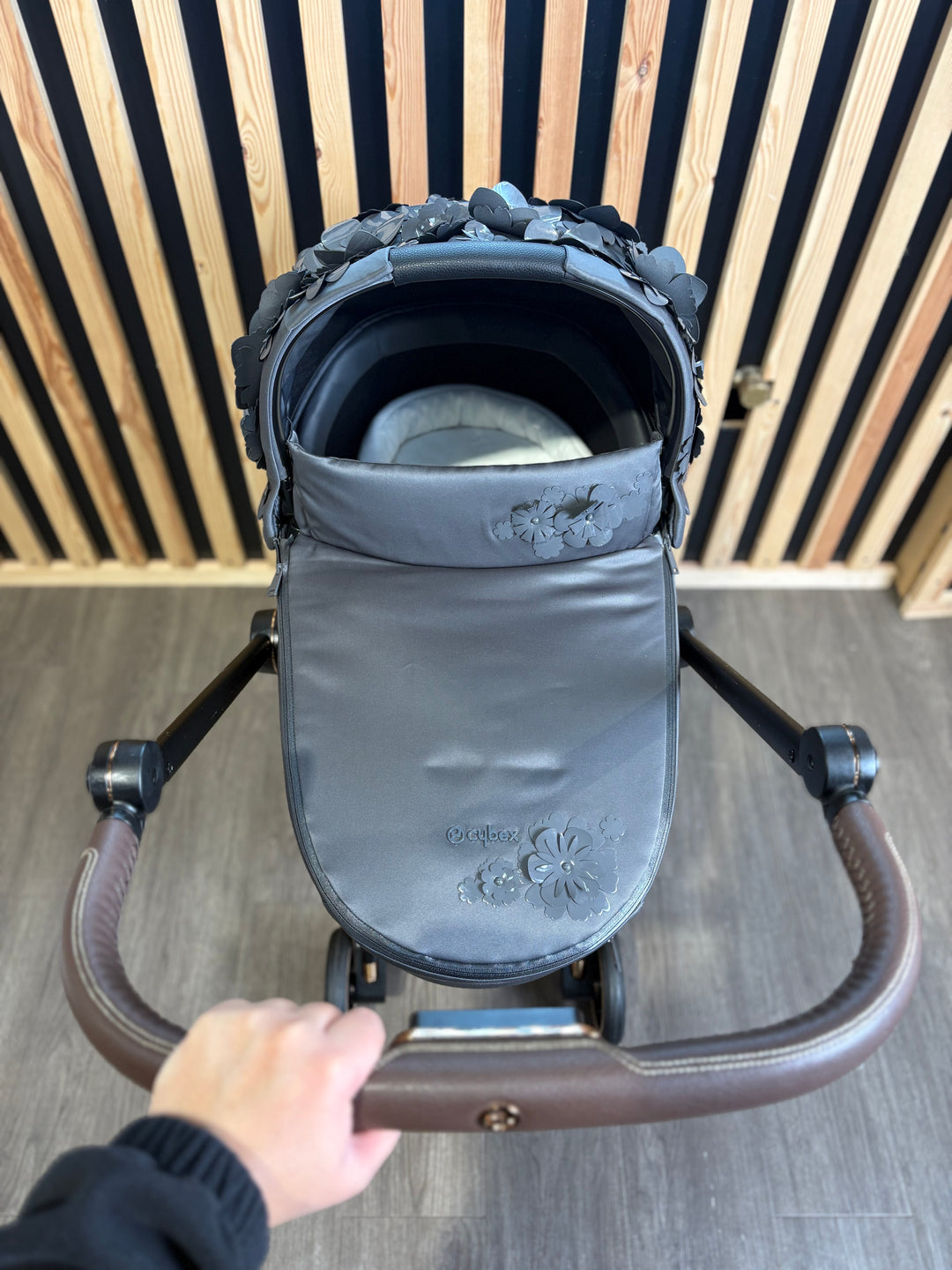 PRE LOVED Cybex Mios Travel System - Simply Flowers Grey
