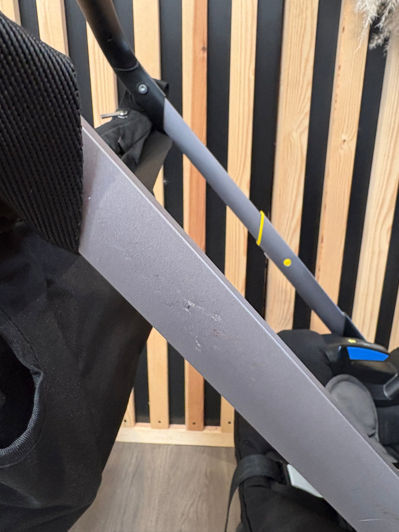PRE LOVED Doona+ Car Seat & Stroller w/ Essentials Bag - Urban Grey