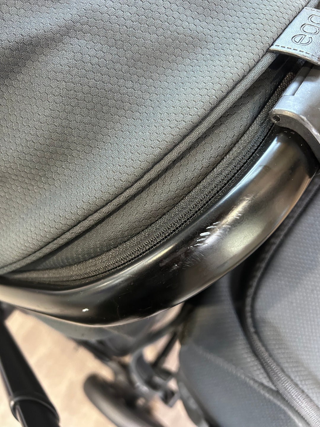 PRE LOVED egg2 Travel System - Just Black