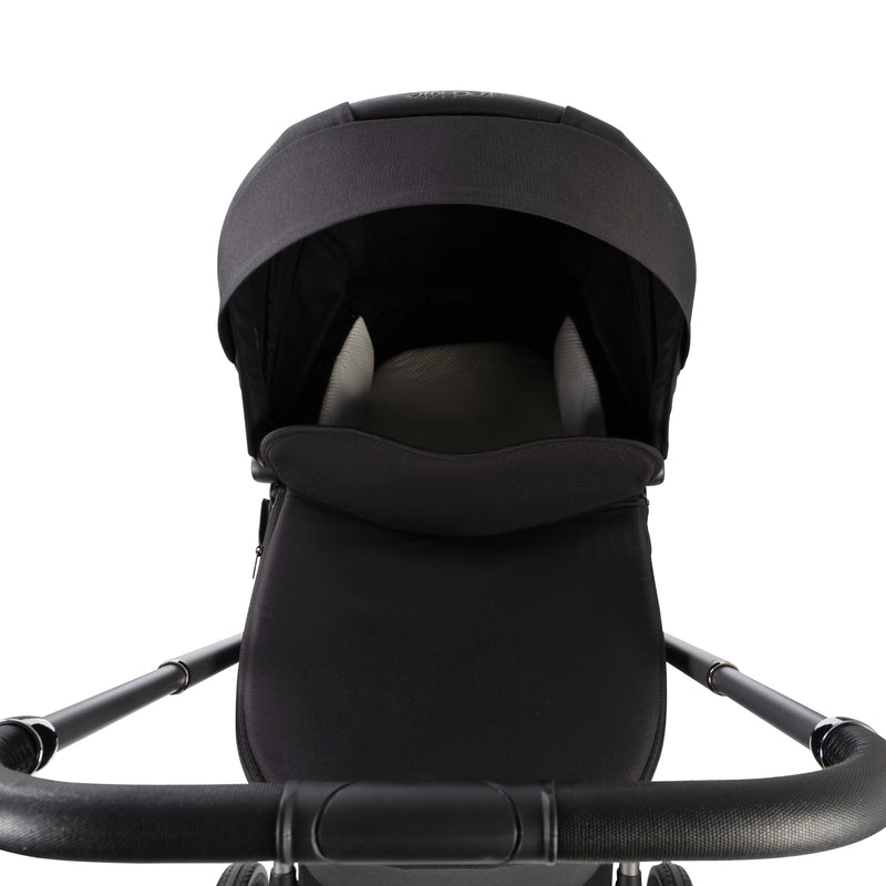 Redkite Push Me Cruise Complete Essentials Baby Bundle Inc Spin Base - Liquorice
