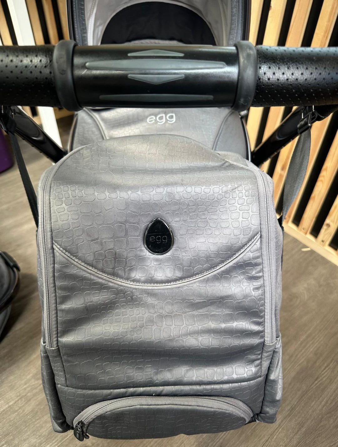 PRE LOVED egg2 Travel System - Jurassic Grey
