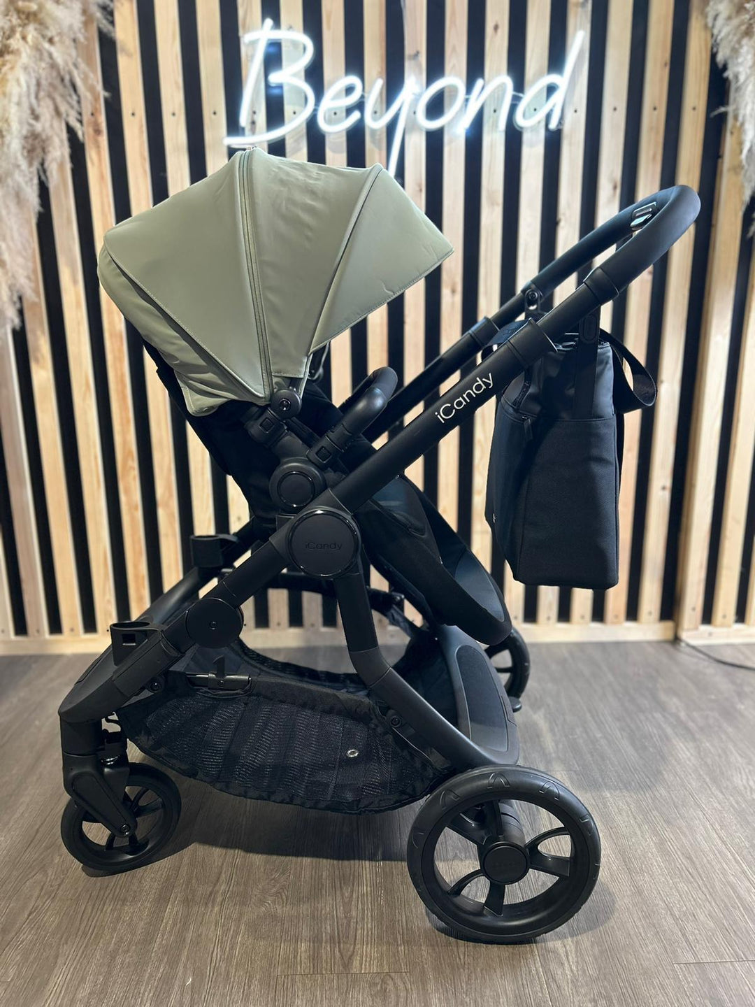 EX DISPLAY iCandy Orange 4 Pushchair Bundle - Pistachio