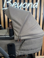 PRE LOVED Maxi-Cosi Fame 3-in-1 Travel - Twillic Truffle/Black Wheels