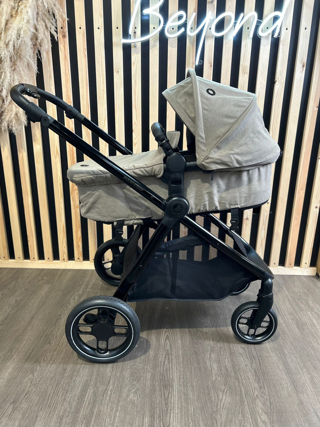 PRE LOVED Maxi-Cosi Zelia Luxe Pram & Pushchair - Twillic Truffle