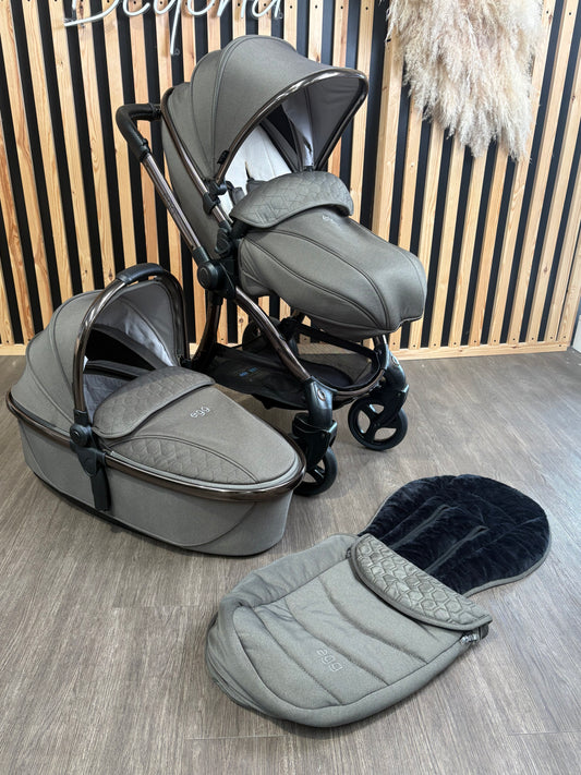 PRE LOVED egg3 Travel System - Hunter Green
