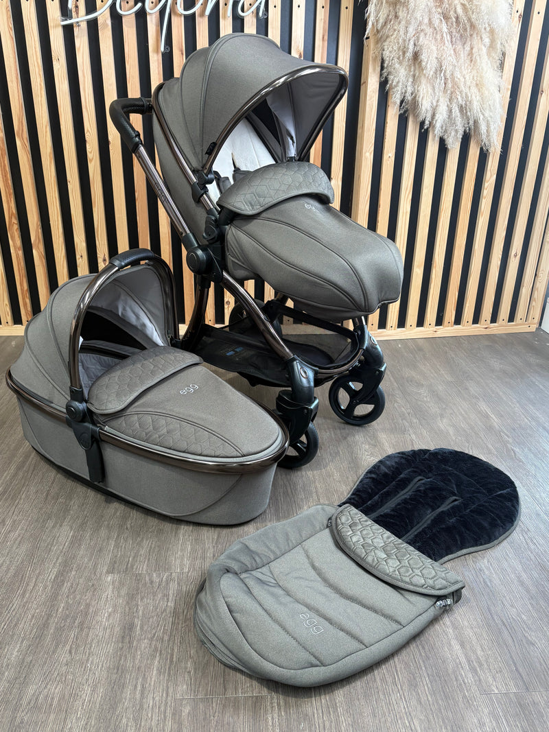 PRE LOVED egg3 Travel System - Hunter Green