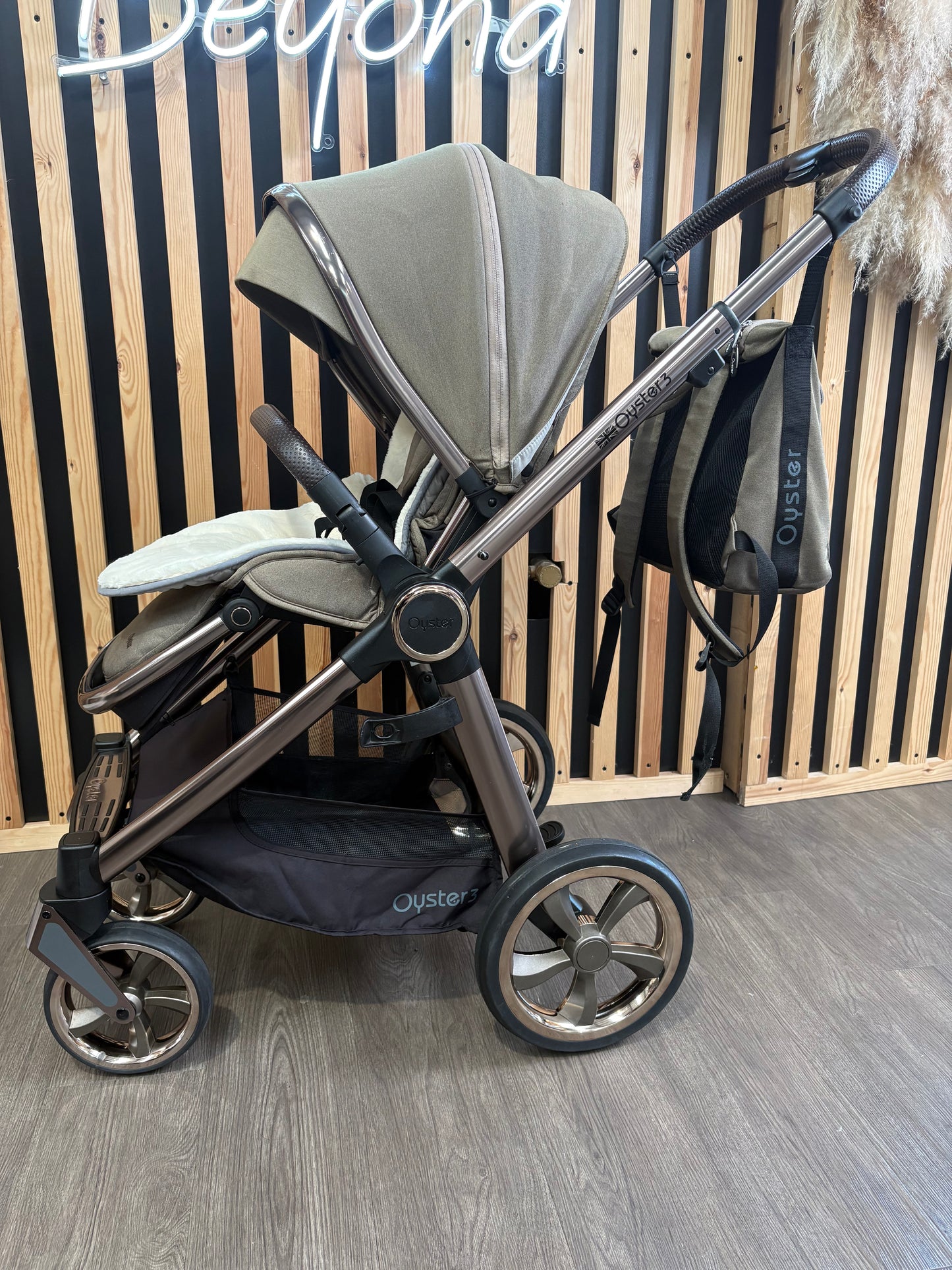 PRE LOVED Babystyle Oyster3 Travel System - Mink