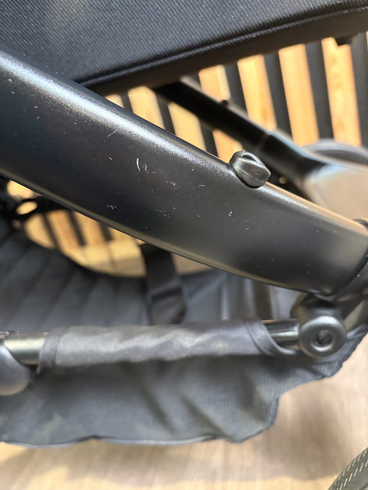 EX DISPLAY iCandy Peach 7 Travel System - Jet Black