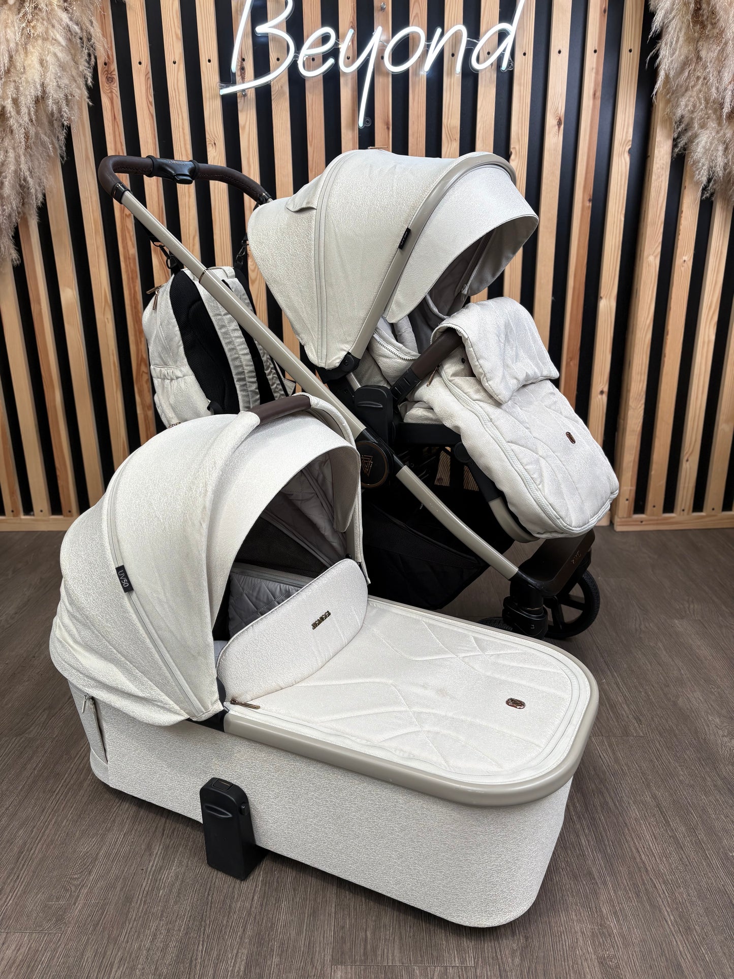 PRE LOVED Venicci Upline2 2-in-1 Travel System - Stone Beige