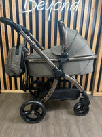 PRE LOVED egg2 Travel System - Hunter Green