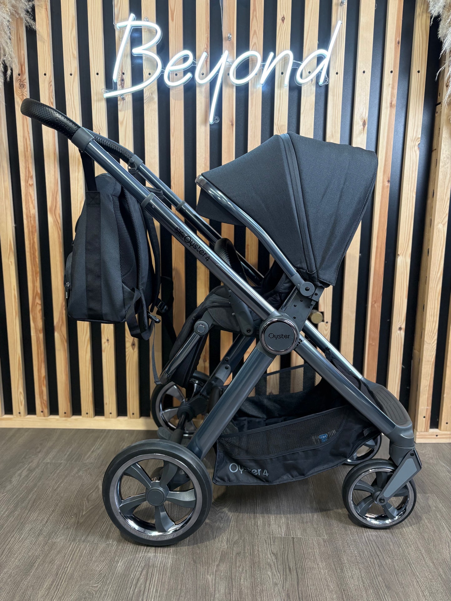 PRE LOVED Babystyle Oyster4 Travel System - Carbonite