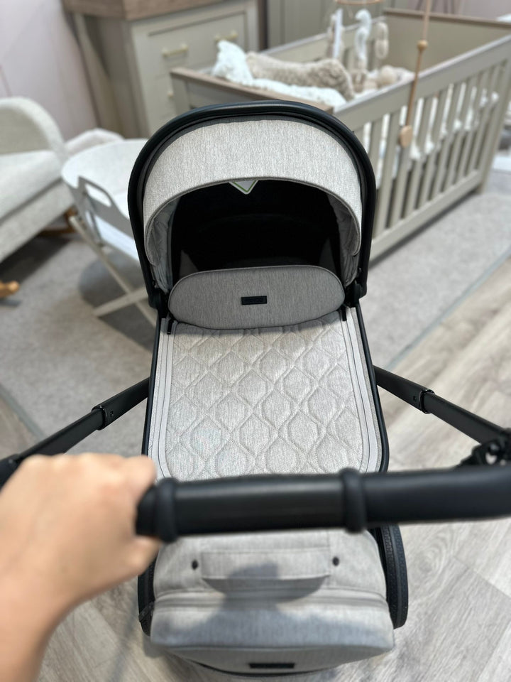 EX DISPLAY Venicci Tinum Edge 3in1 Travel System - Dust