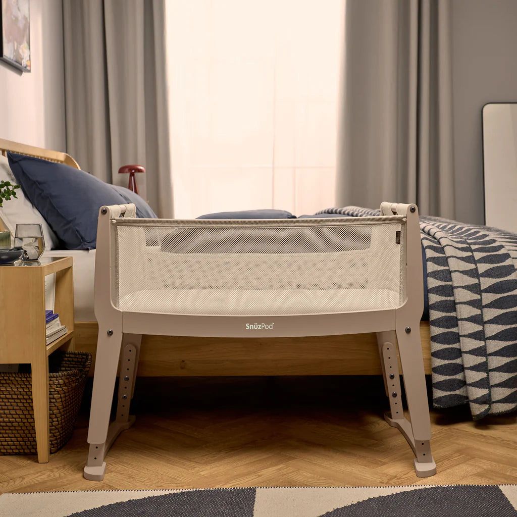 SnuzPod Studio Bedside Crib - Milan (Mocha)