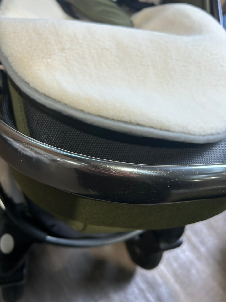 PRE LOVED egg2 Travel System - Olive