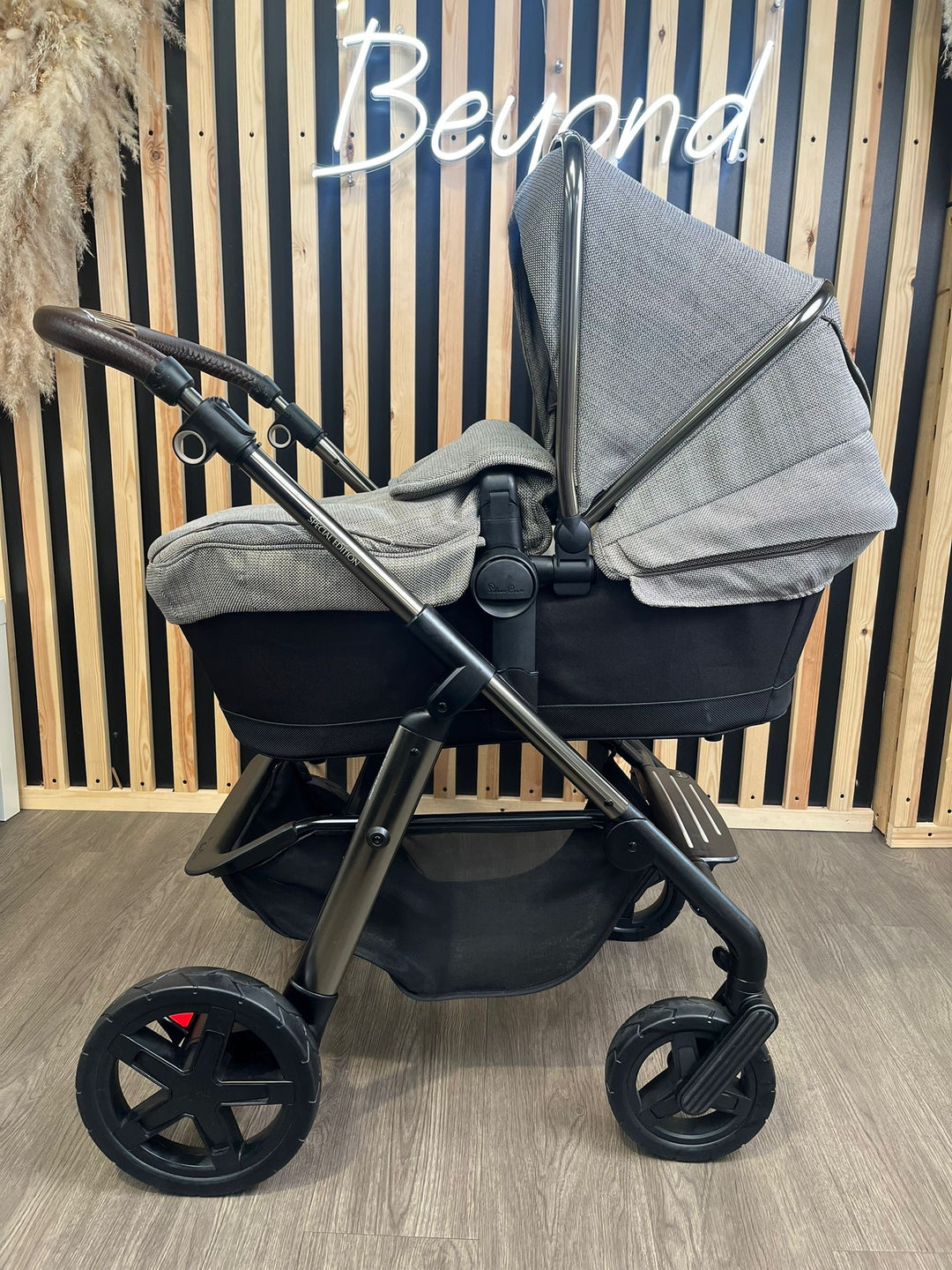 PRE LOVED Silver Cross Pioneer Special Edition Pram + Pushchair - Expedition