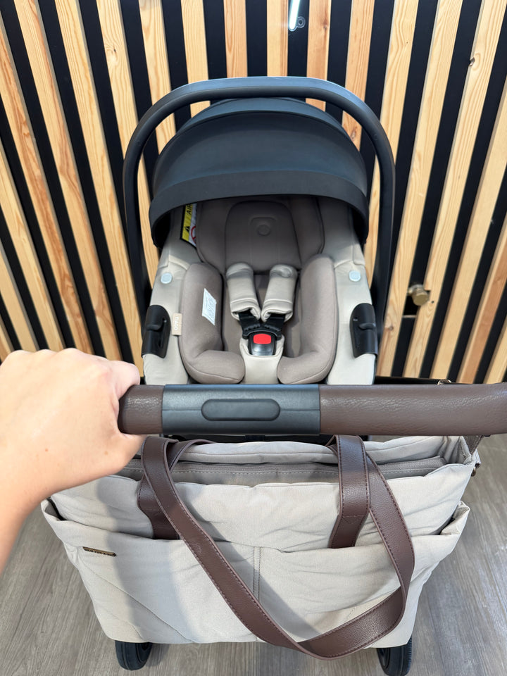 EX DISPLAY Venicci Claro 3-in-1 Pushchair + Tiago 360 Beige Car Seat Bundle - Almond