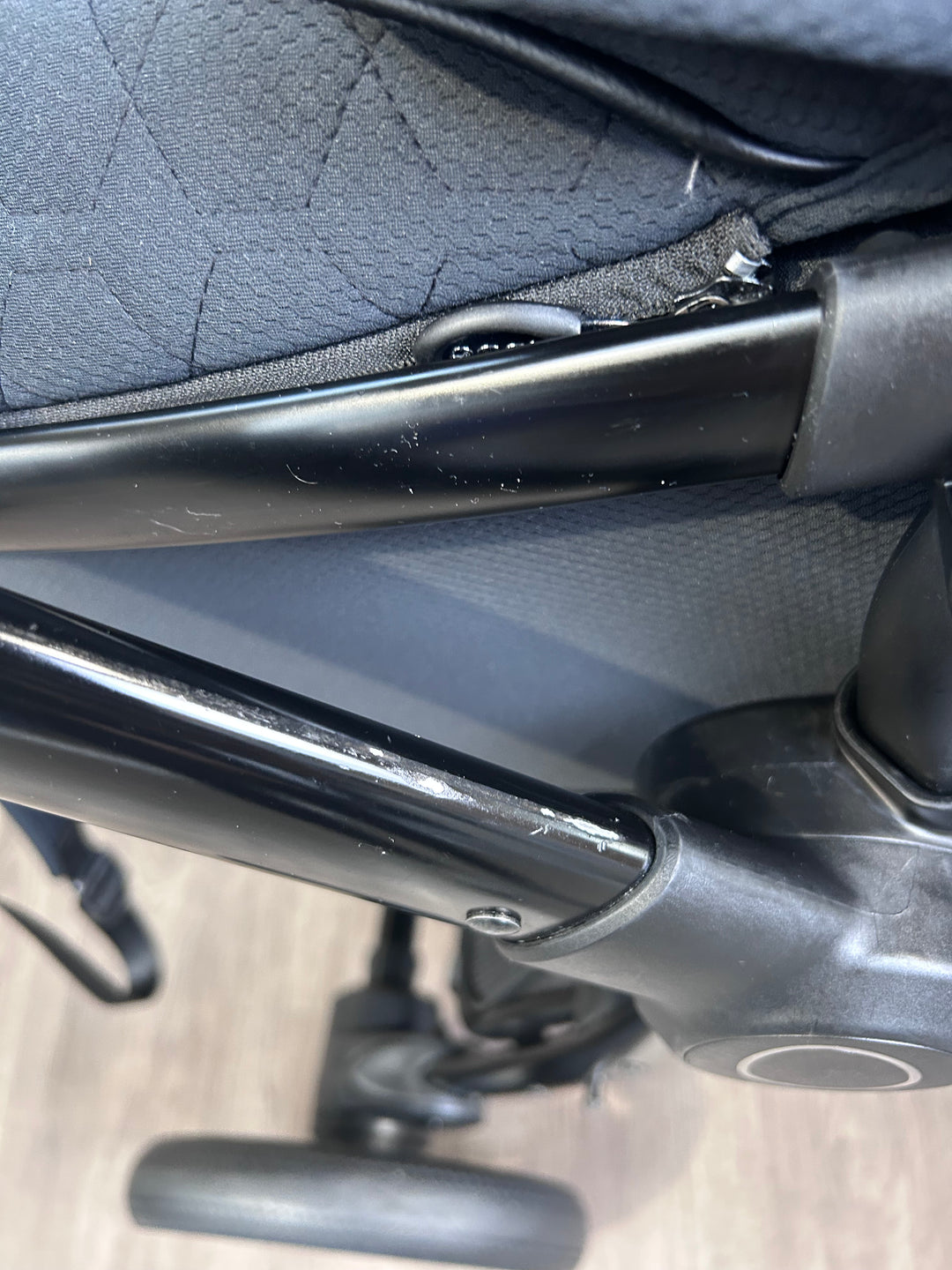 PRE LOVED egg2 Travel System - Just Black