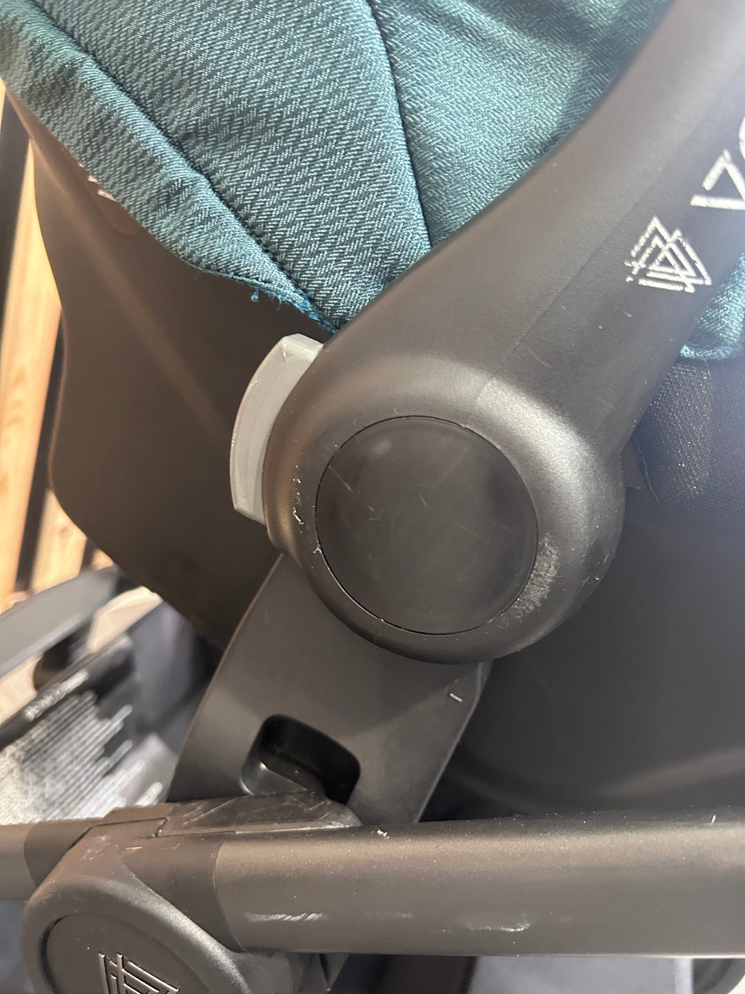 PRE LOVED Venicci Tinum 2.0 Special Edition Travel System - Teal Bay